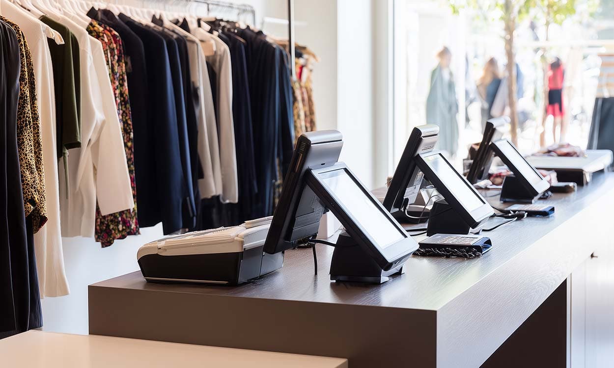 Retail Facility - Shopping center with uninterrupted service